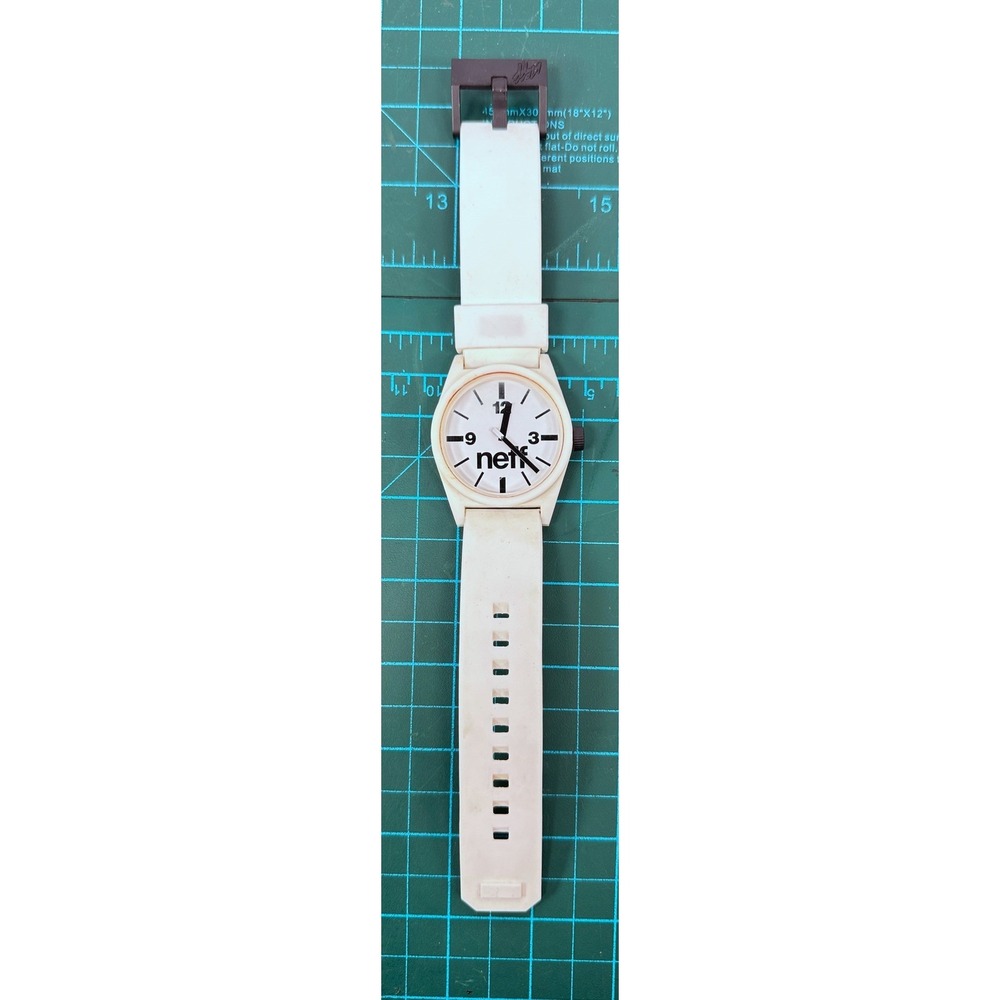 Neff Daily Watch White Matte Polyurethane Quartz Sport Wristwatch NEW BATTERY